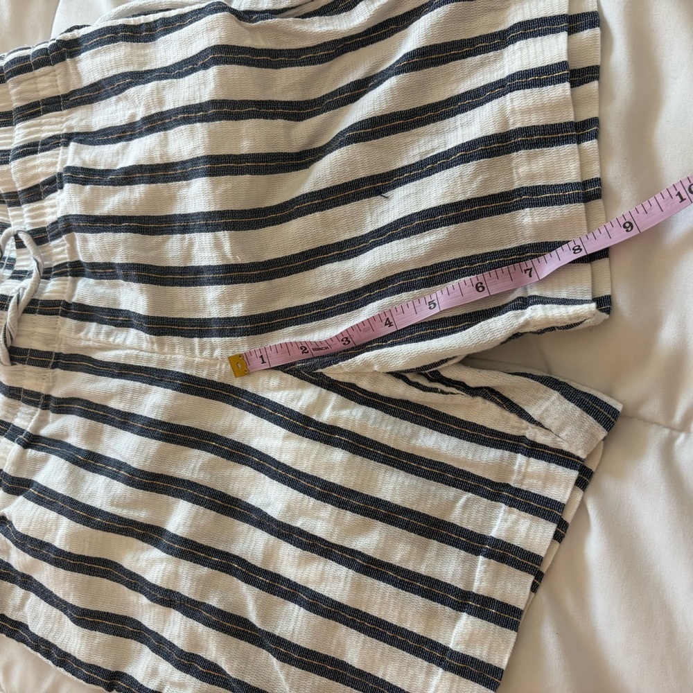 H&M Women’s Striped White & Blue Cotton Shorts - Picture 8 of 10